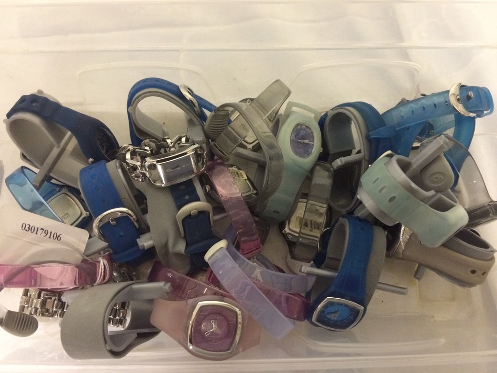 A quantity of Ellesse watches