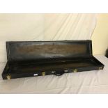 A metal unfitted Rifle/Shotgun Case