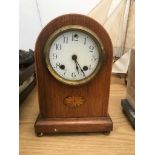 An Edwardian mahogany mantel clock