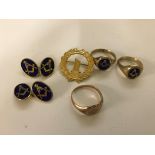 Three Masonic gold rings to inc two turnover types;
