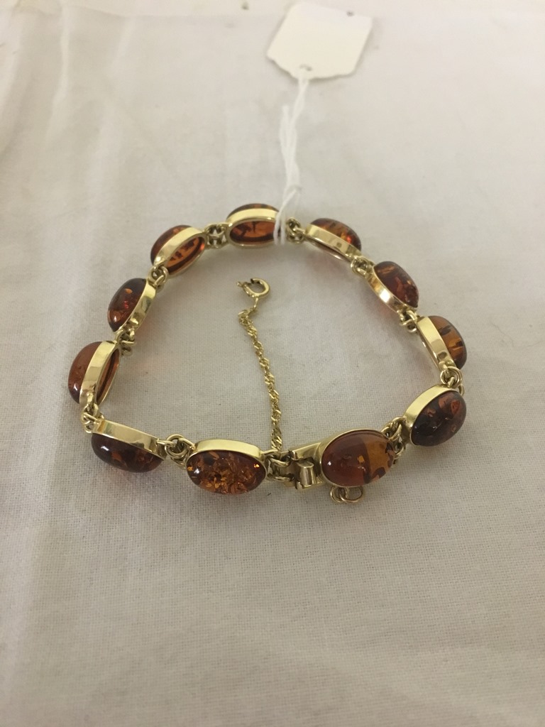 A 14k gold and amber bracelet