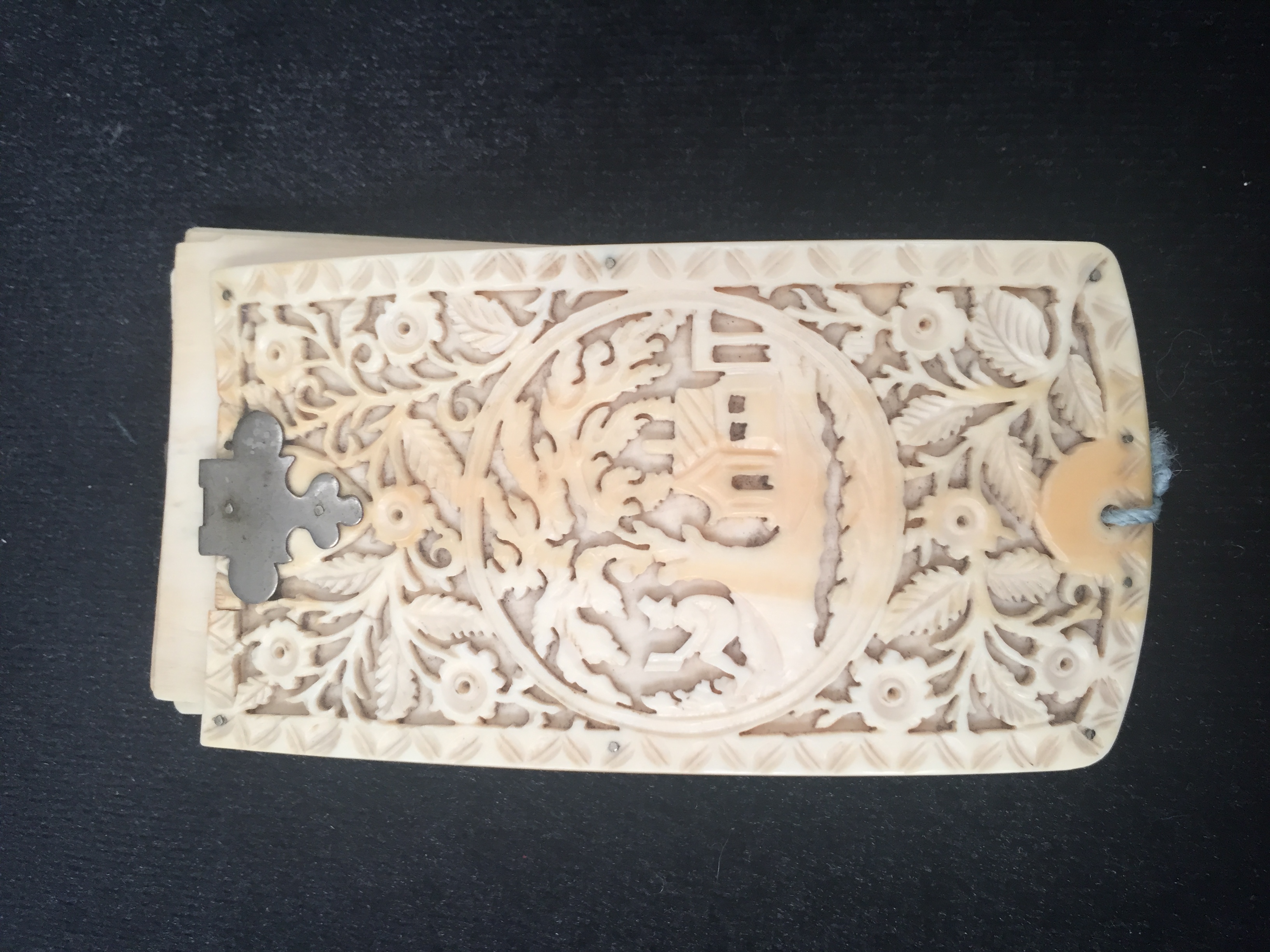 A birdseye maple box with ivory jewellery from the 1920s and 30s - Image 13 of 13