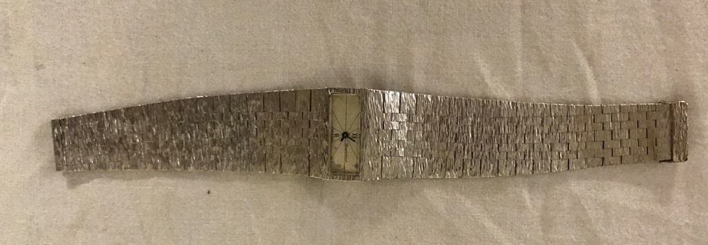 A Beuche Girod ladies 9ct watch