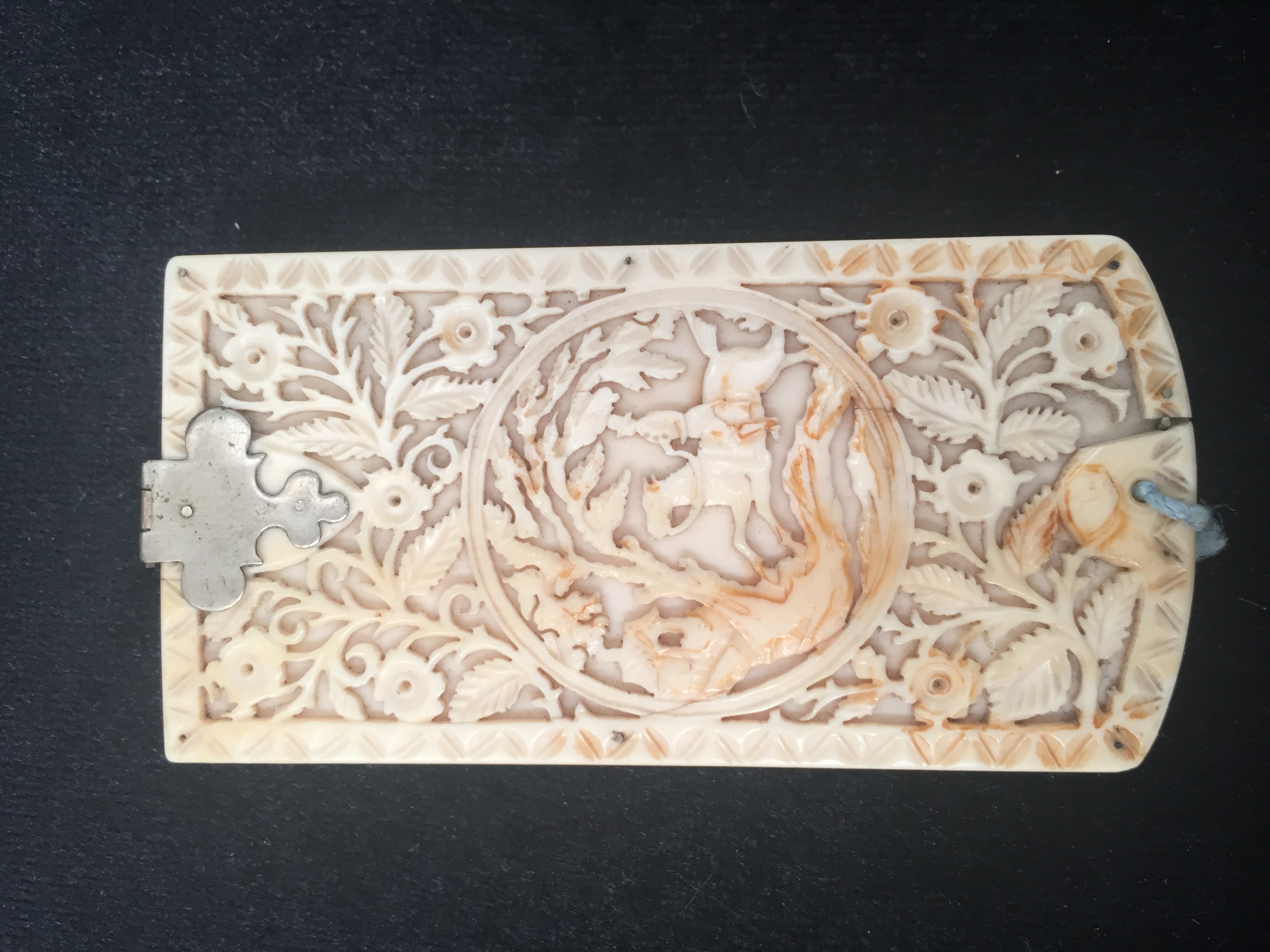 A birdseye maple box with ivory jewellery from the 1920s and 30s - Image 12 of 13