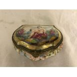 A 19th century Capo di Monte snuff box (A/F)