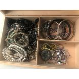 A quantity of dress jewellery to inc silver rings,