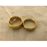 Two 22ct rings