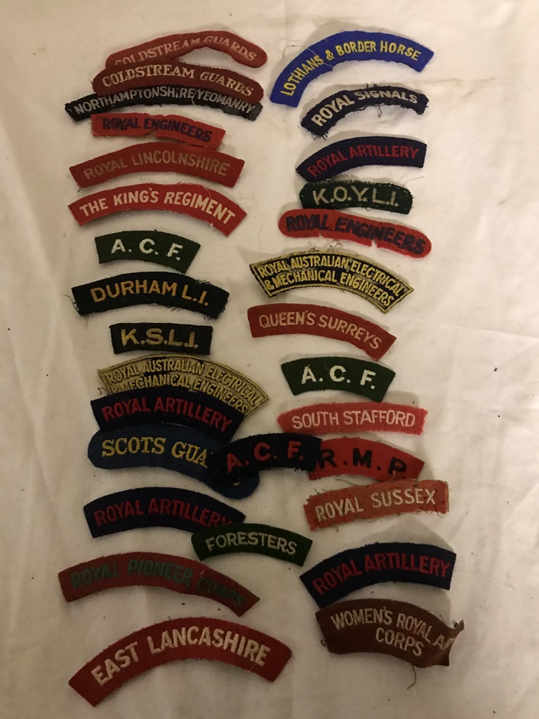 30 British regimental shoulder titles