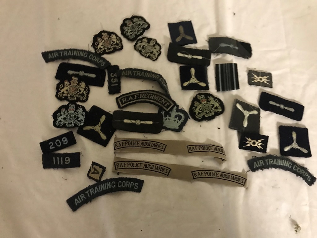 A quantity of RAF WWII and post-war badges