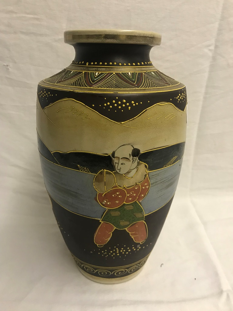 A 1920s Satsuma vase