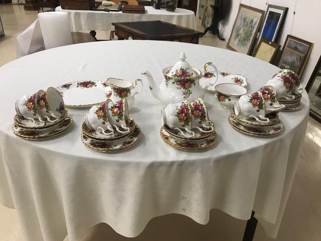 A Royal Albert 'Old Country Roses' teaset