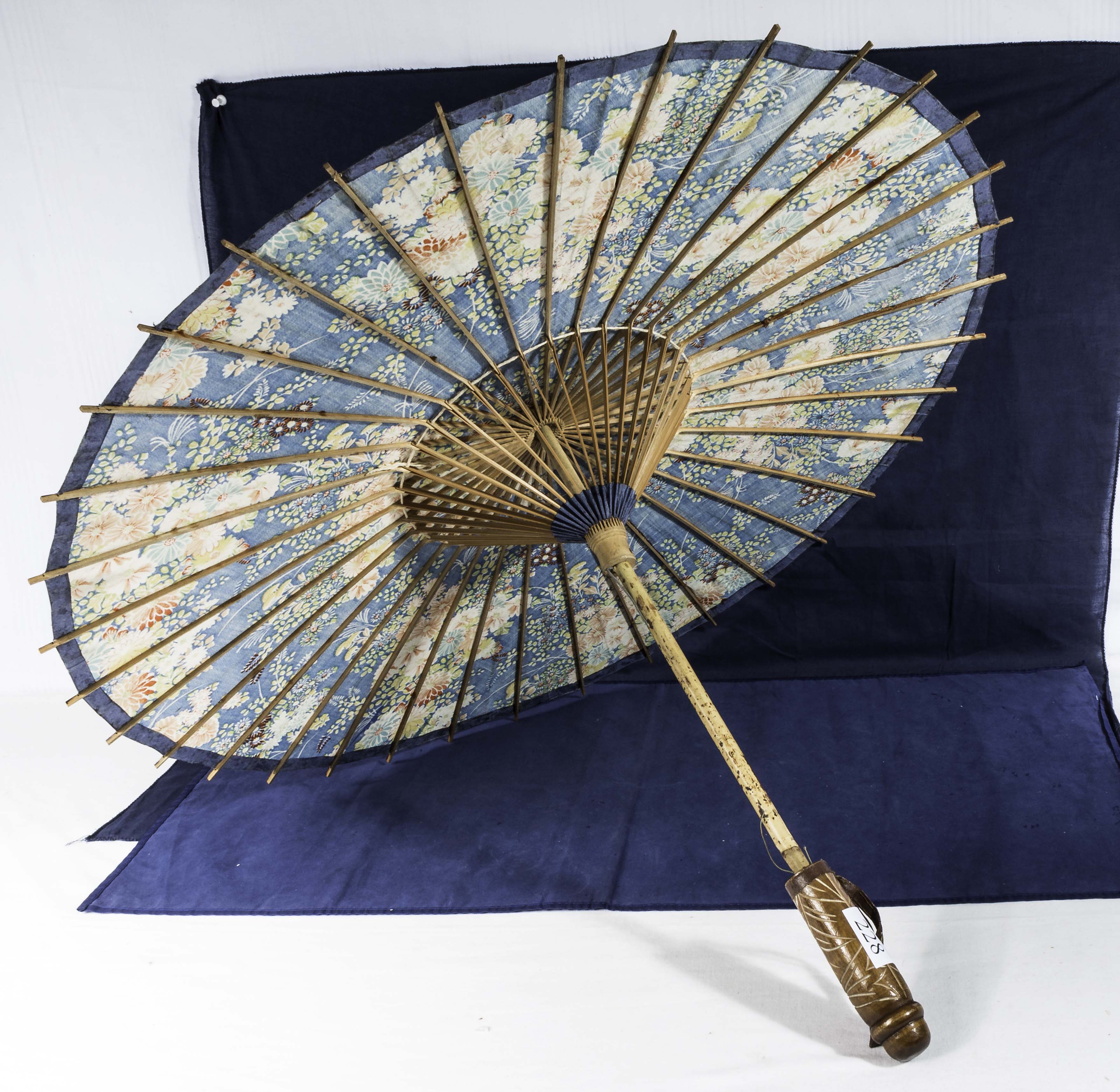 A Asian parasol - Image 2 of 2