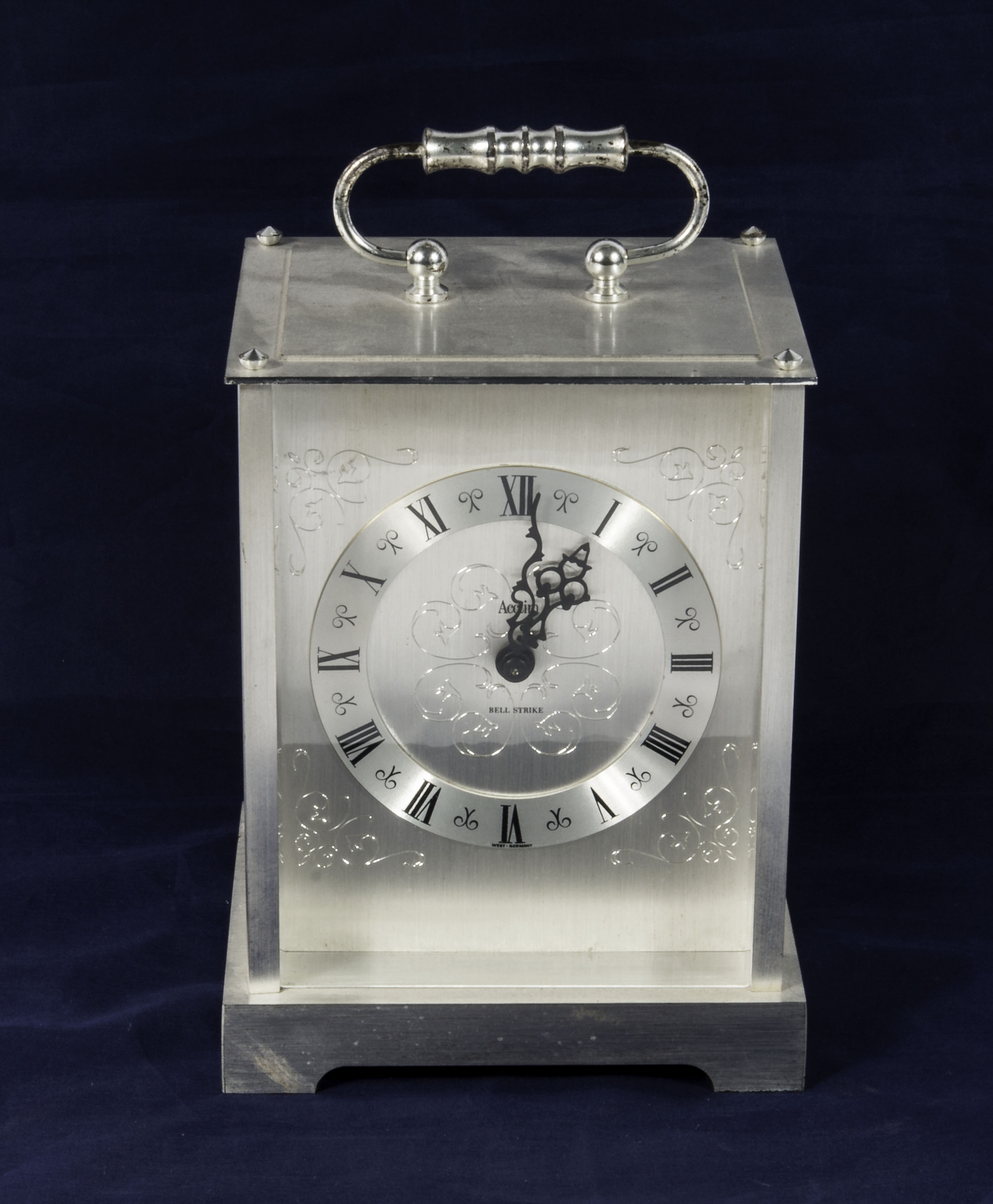 A modern carriage clock wind up working.