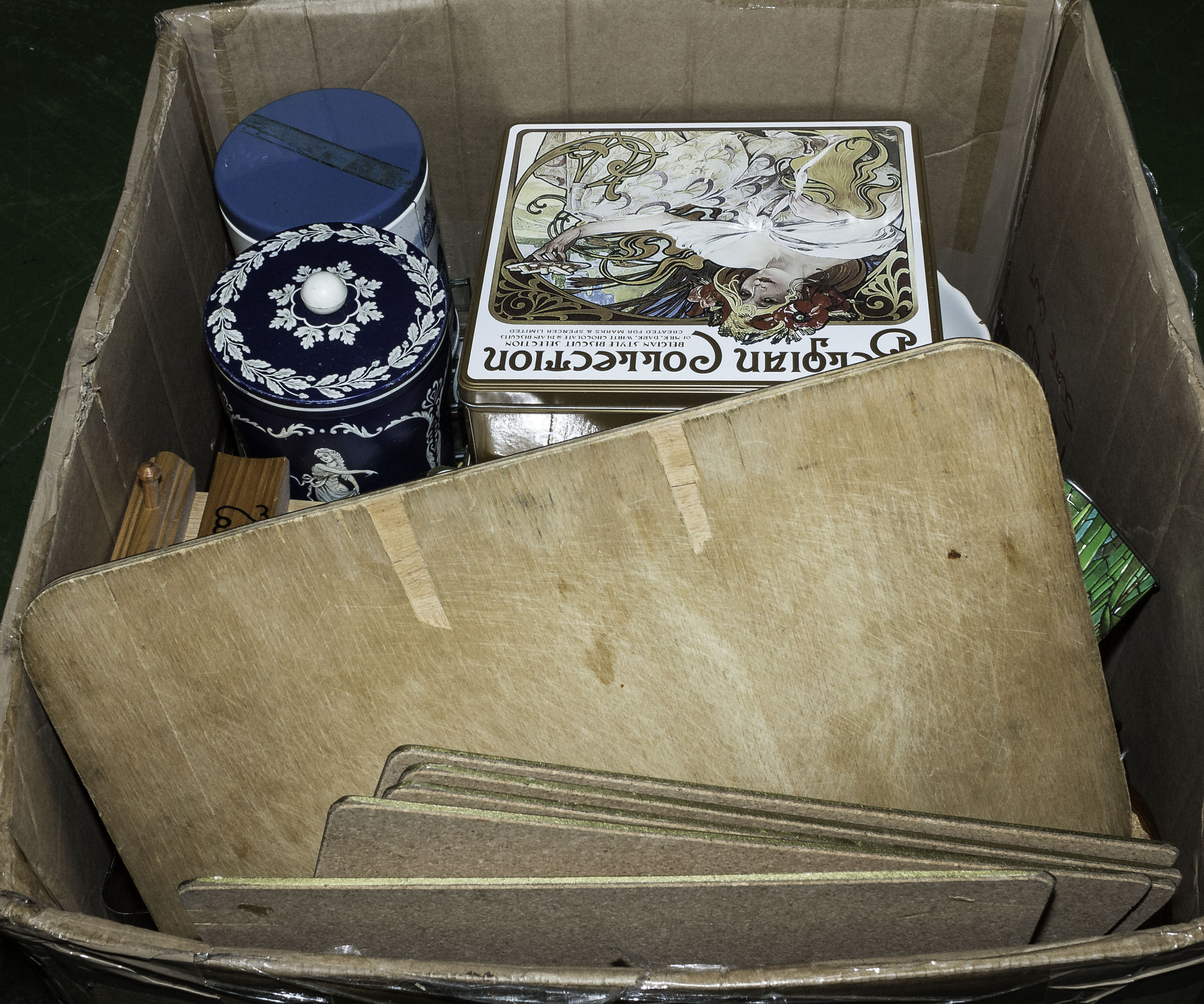 A box of assorted kitchen items