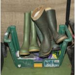 Three pairs of wellies, a garden seat/kneeler and a bird feeder