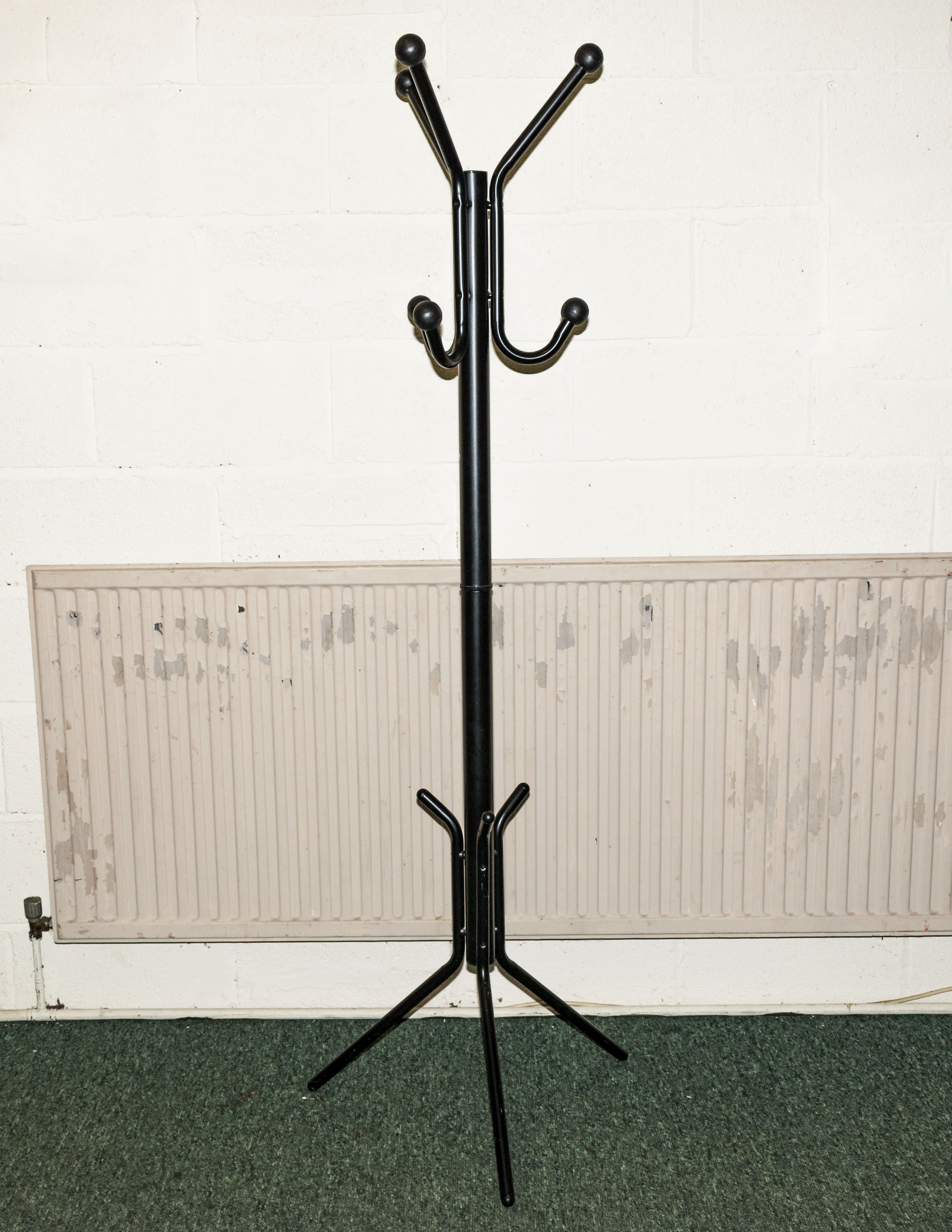 A hat/coat stand
