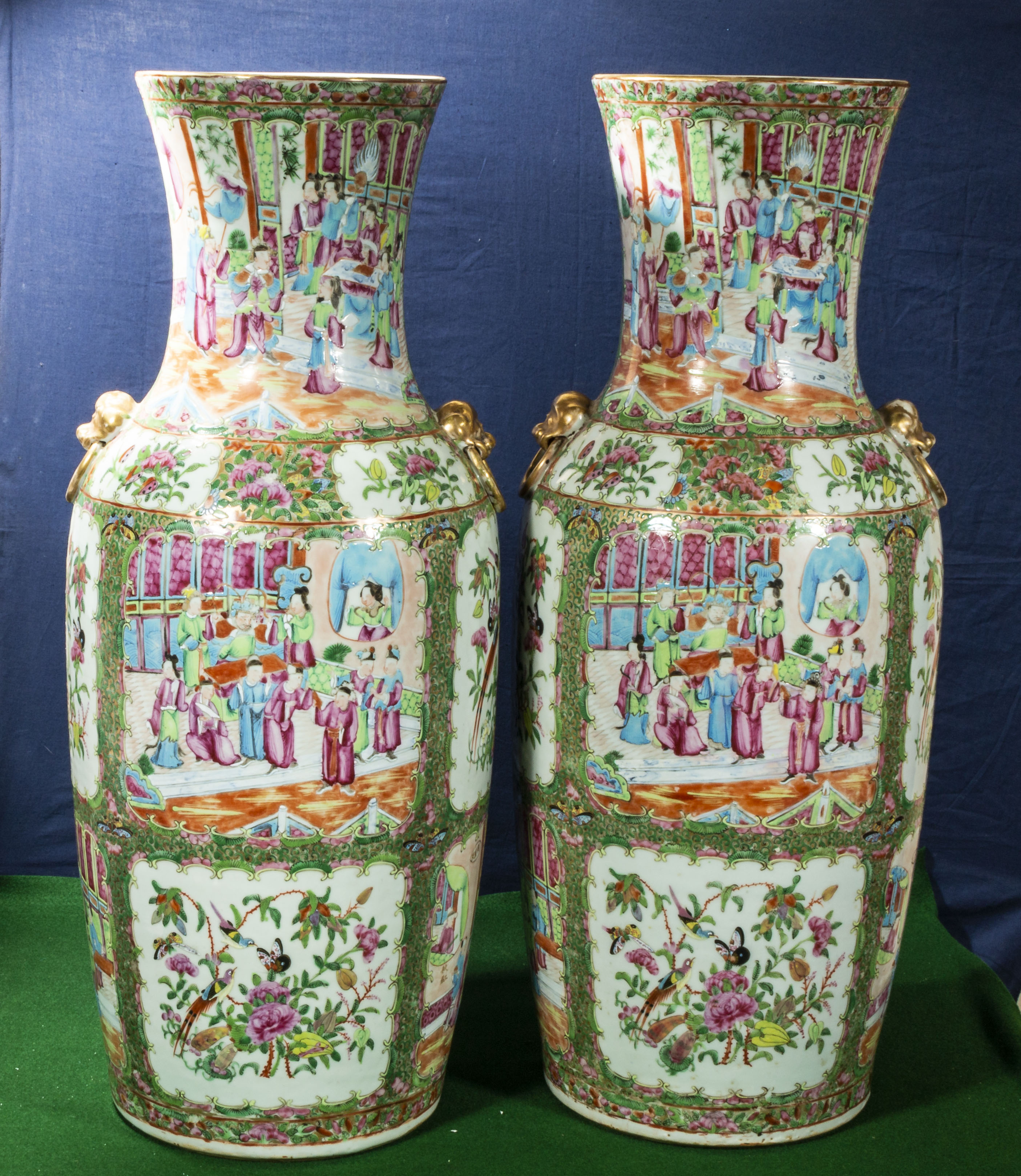 A large and impressive pair of Chinese Canton vases, perfect condition and signed, 62cm tall, - Bild 3 aus 8