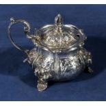 A Victorian silver mustard pot, 160gms