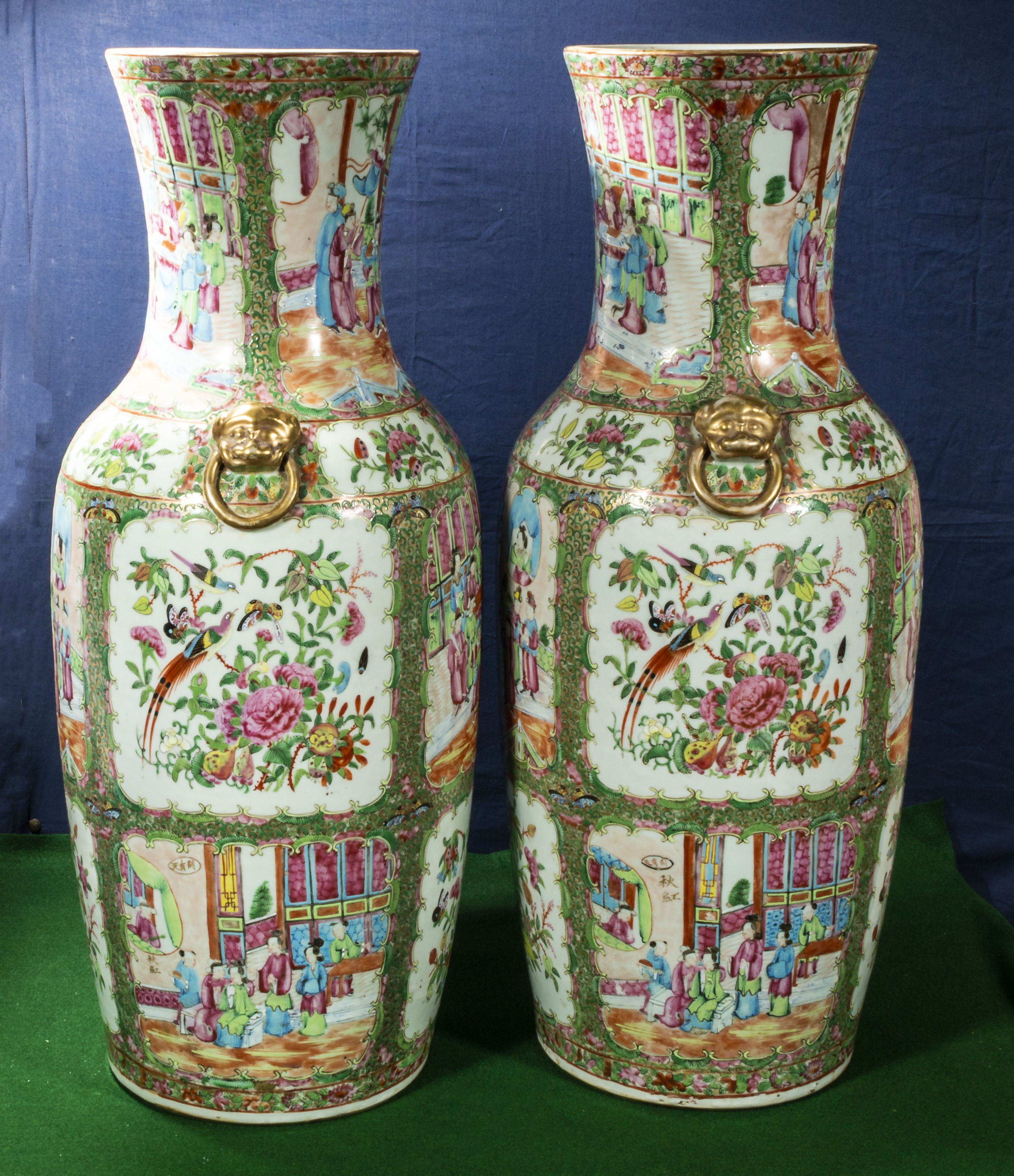 A large and impressive pair of Chinese Canton vases, perfect condition and signed, 62cm tall, - Bild 4 aus 8