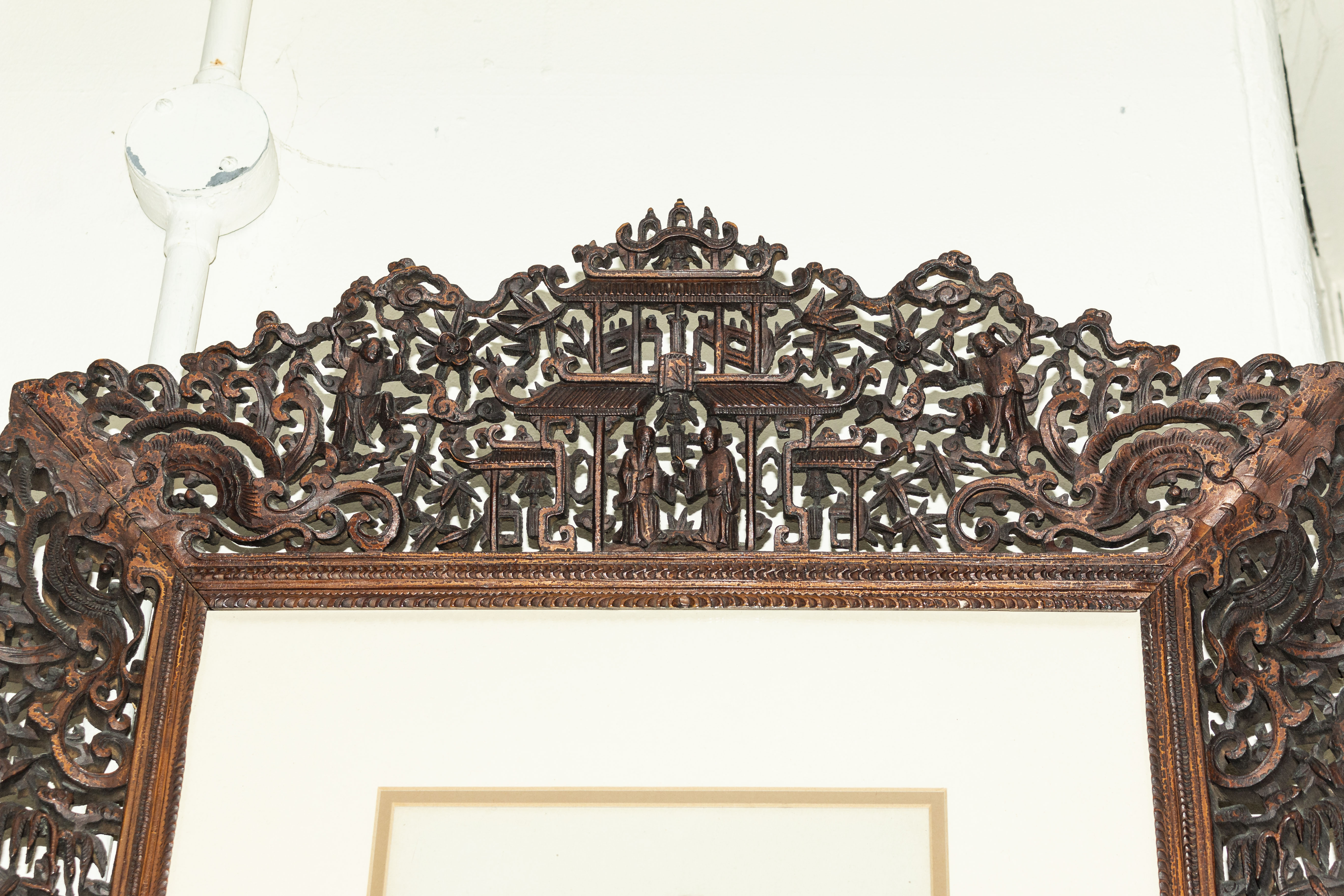 A good quality Chinese hardwood frame very well carved with figures and animals, 75cm x 55cm - Bild 2 aus 6