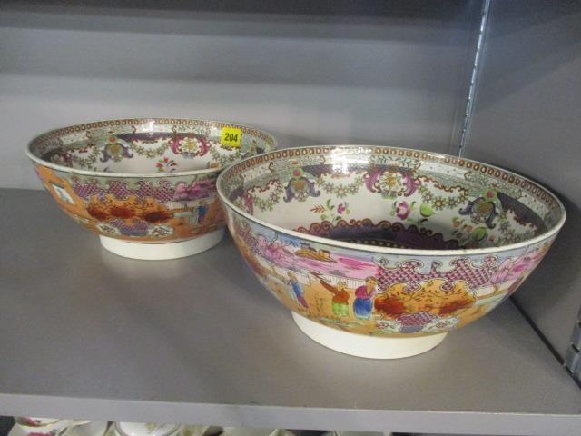 Two early 19th century pearlware bowls in the Chinese export style