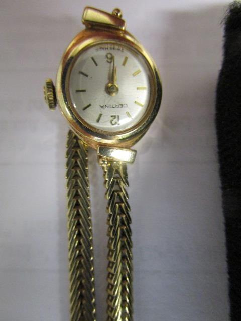 A Cortina 9ct gold cased ladies' wristwatch on a 9ct gold bracelet, and a Sekonda quartz ladies' - Image 2 of 2