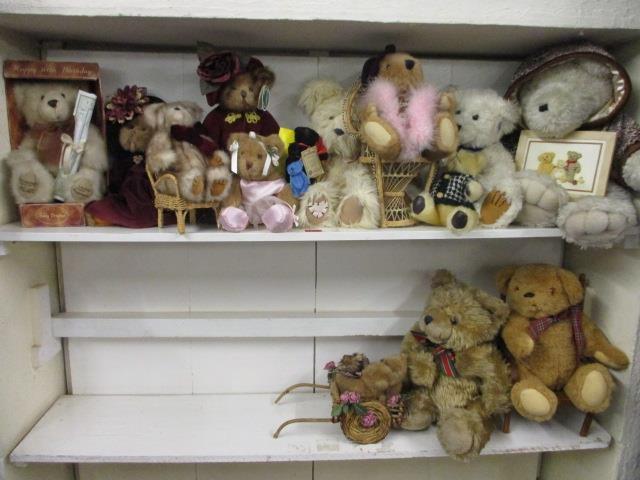 A selection of modern replica and artist bears to include a Hermann black bear with original