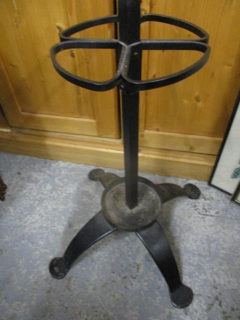 A wrought iron hat and stick stand, on splayed legs - Image 2 of 2