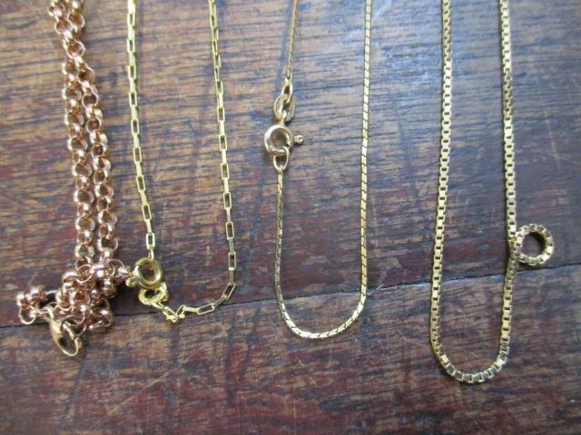 Three fine 9ct gold necklaces and a rose gold necklace, 22.9g - Bild 2 aus 2