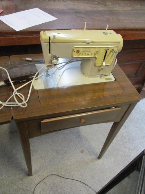 A mid 20th century teak table with inset Singer sewing machine - Image 2 of 2