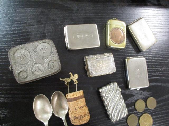 Vesta cases and Matchbook cases, tokens and stick pins - Image 2 of 2