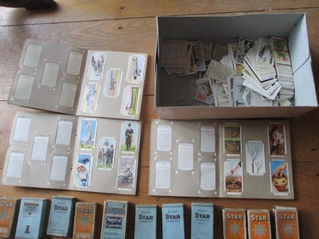 A large collection of loose early to Mid 20th Century Wills cigarette cards and three albums to - Image 4 of 4