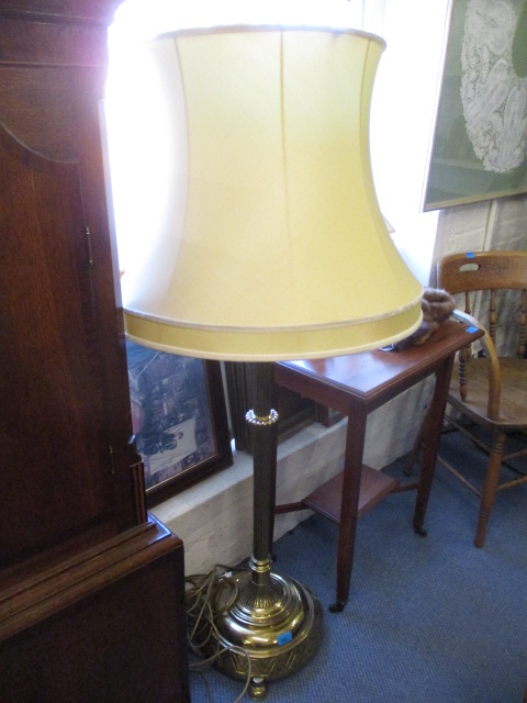A mid 20th century brass standard lamp with shade, together with a brass table lamp and shade - Image 3 of 3