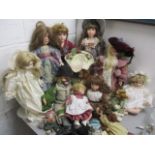 A collection of mixed collectors dolls to include Regency Fine Arts and others