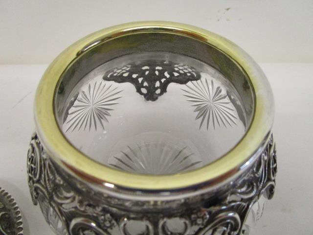 A Victorian clear glass and silver dressing table jar by Henry Matthews, Birmingham 1886 with a - Image 7 of 10