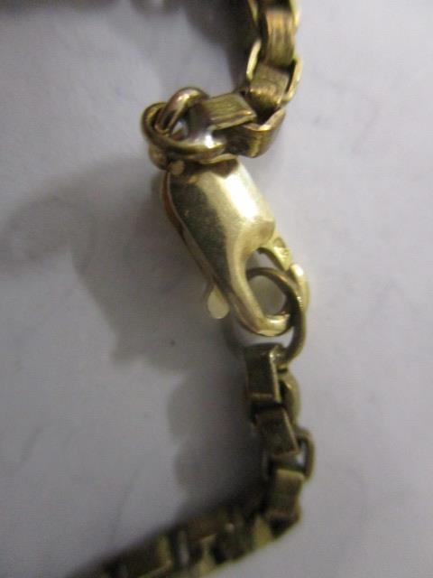 A yellow metal box link chain with a gold clasp stamped 9ct - Image 2 of 2