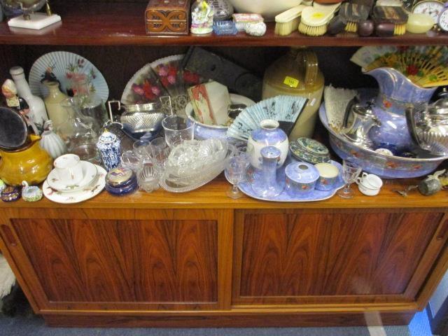 Mixed vintage glass and china to include a pearlized wash bowl set