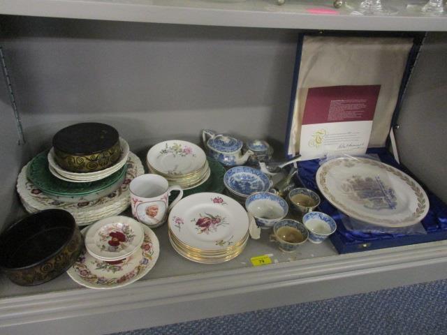 A mixed lot to include a boxed Spode Royal Artillery plate, blue and white china and other items