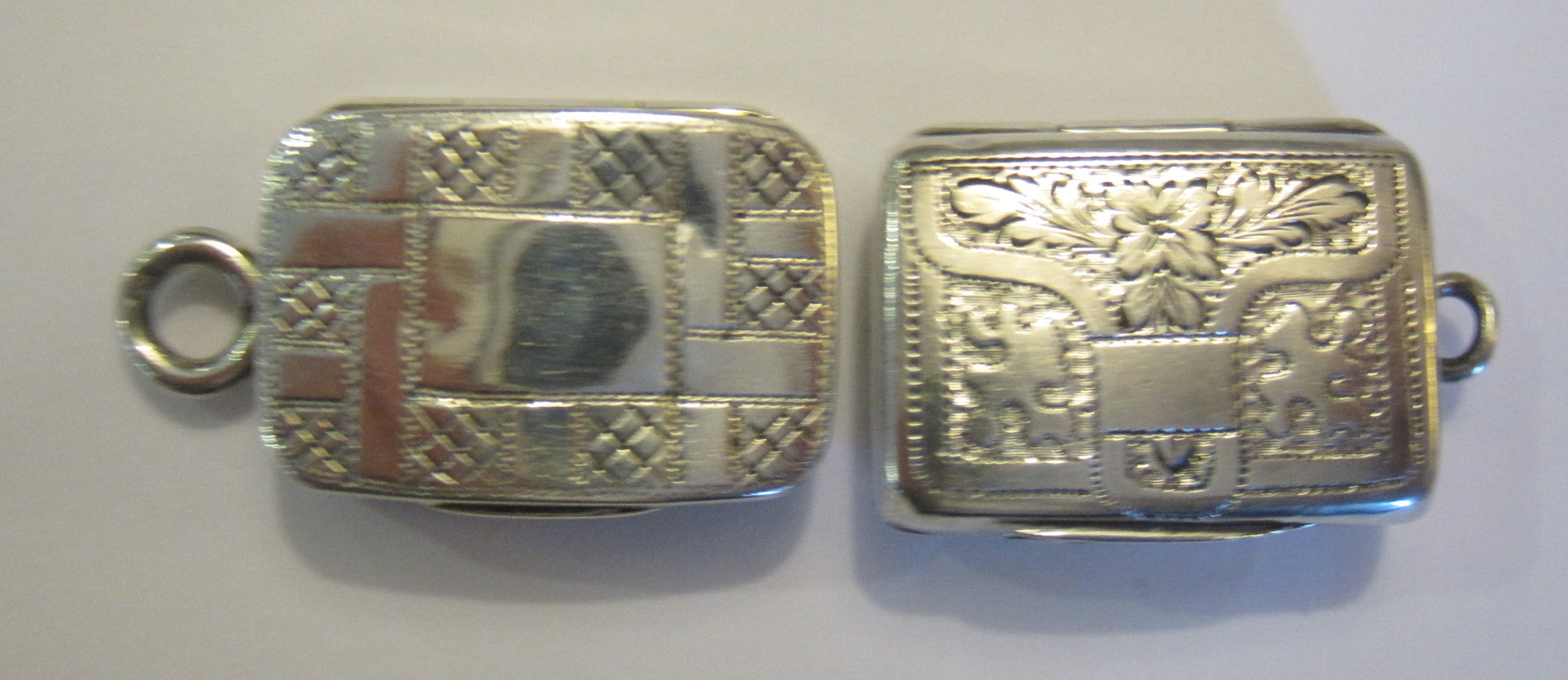 A George III silver small Vinaigrette with dot pierced grille, Birmingham 1805, maker: Samuel - Image 2 of 4