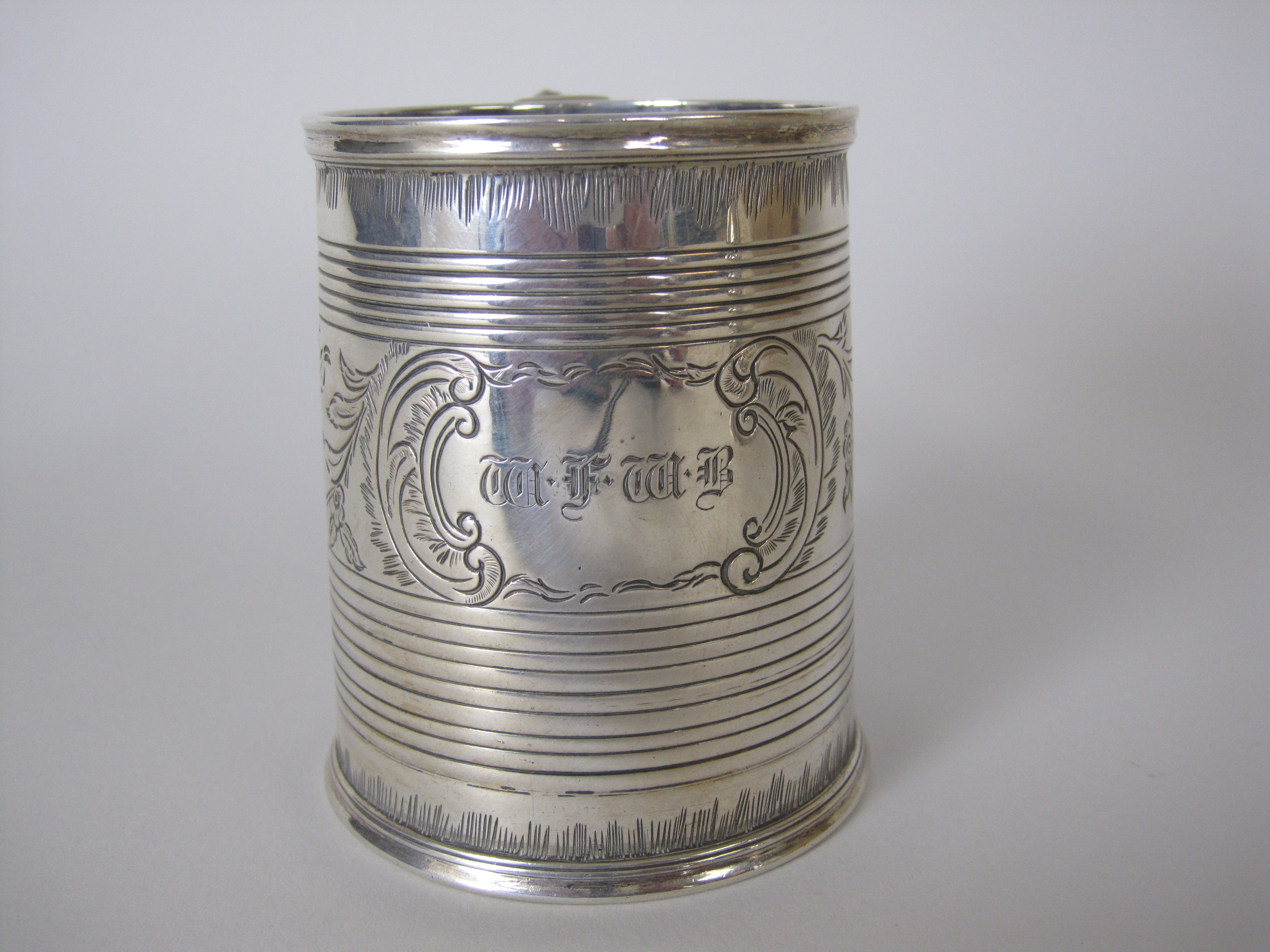 A George V Irish silver Christening Mug with reeded bands, floral and leafage frieze, engraved - Image 5 of 13