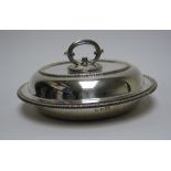 An Edward VII silver circular Entree Dish and Cover with central handle, London 1905, 35oz