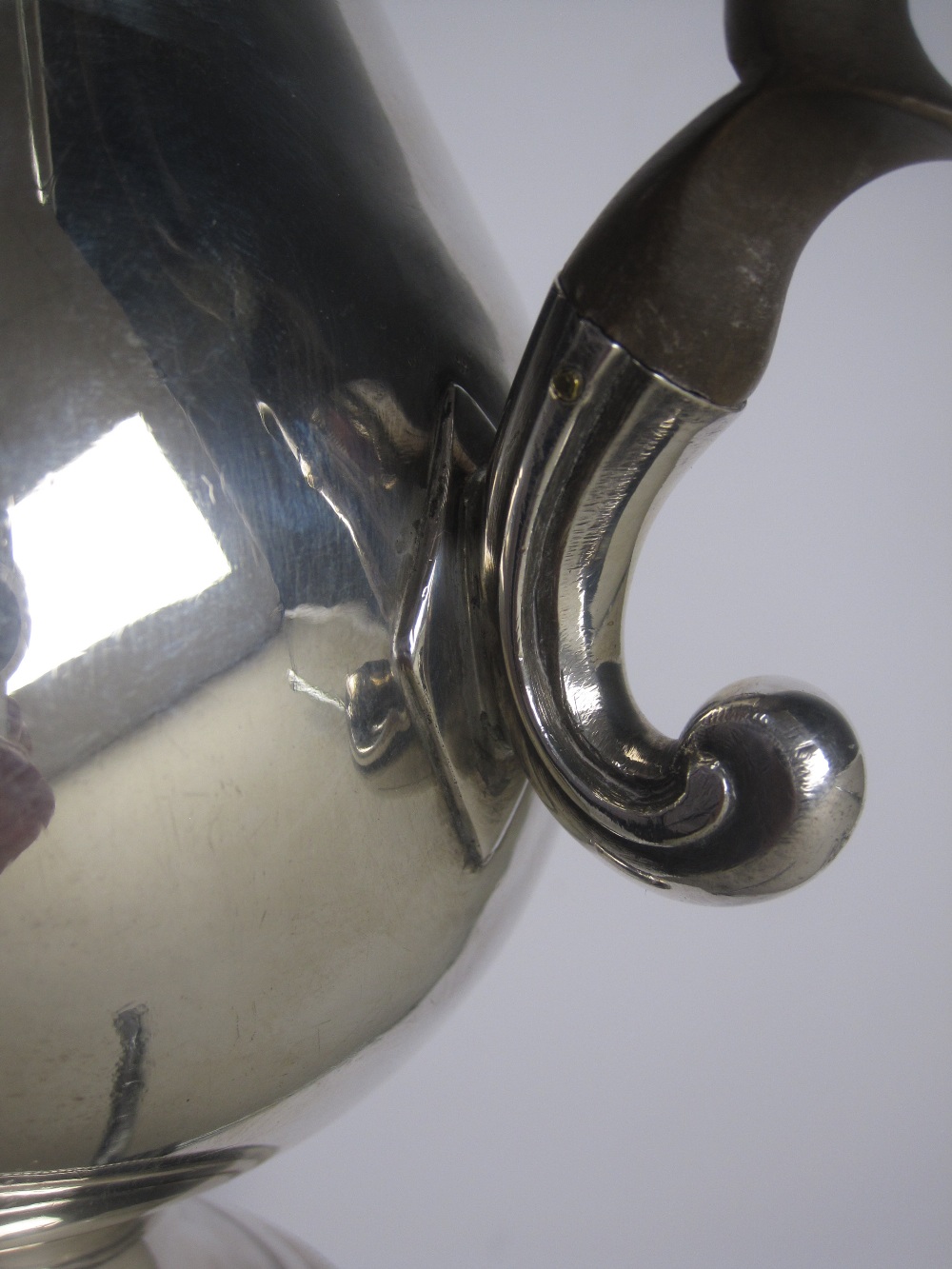 A George III silver Coffee Pot of baluster form, the domed lid with urn finial, ornate spout, scroll - Image 9 of 10