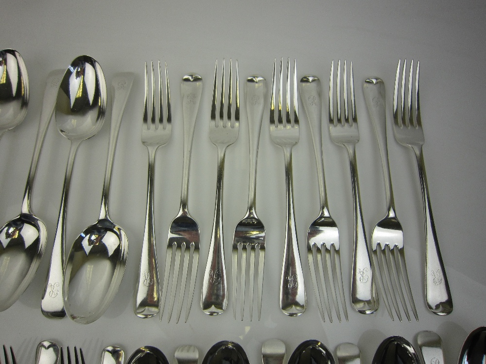 A Canteen of Elizabeth II silver Hanovarian pattern Flatware, Sheffield 1967 Cooper Bros & Sons, - Image 5 of 6