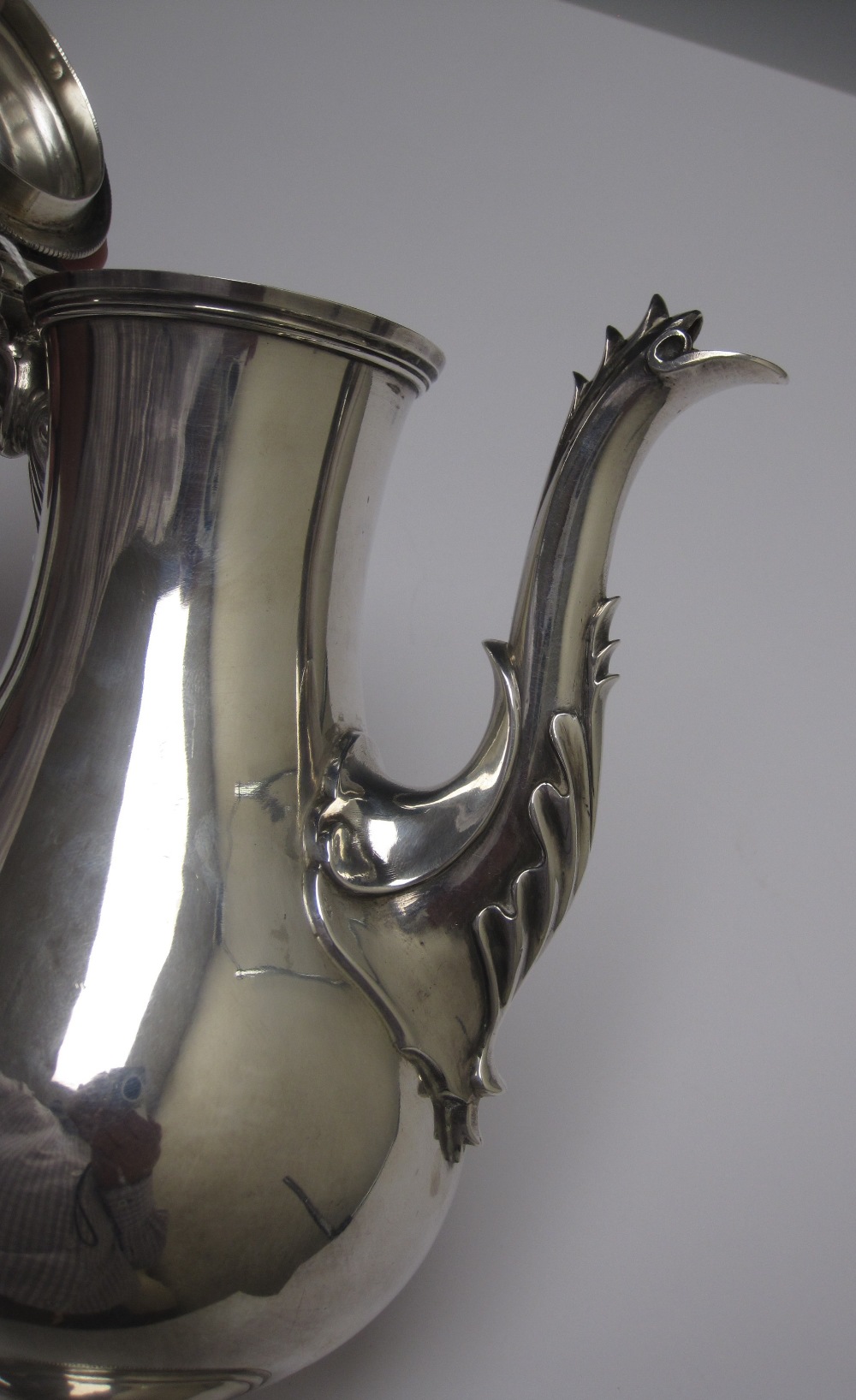 A George III silver Coffee Pot of baluster form, the domed lid with urn finial, ornate spout, scroll - Image 8 of 10