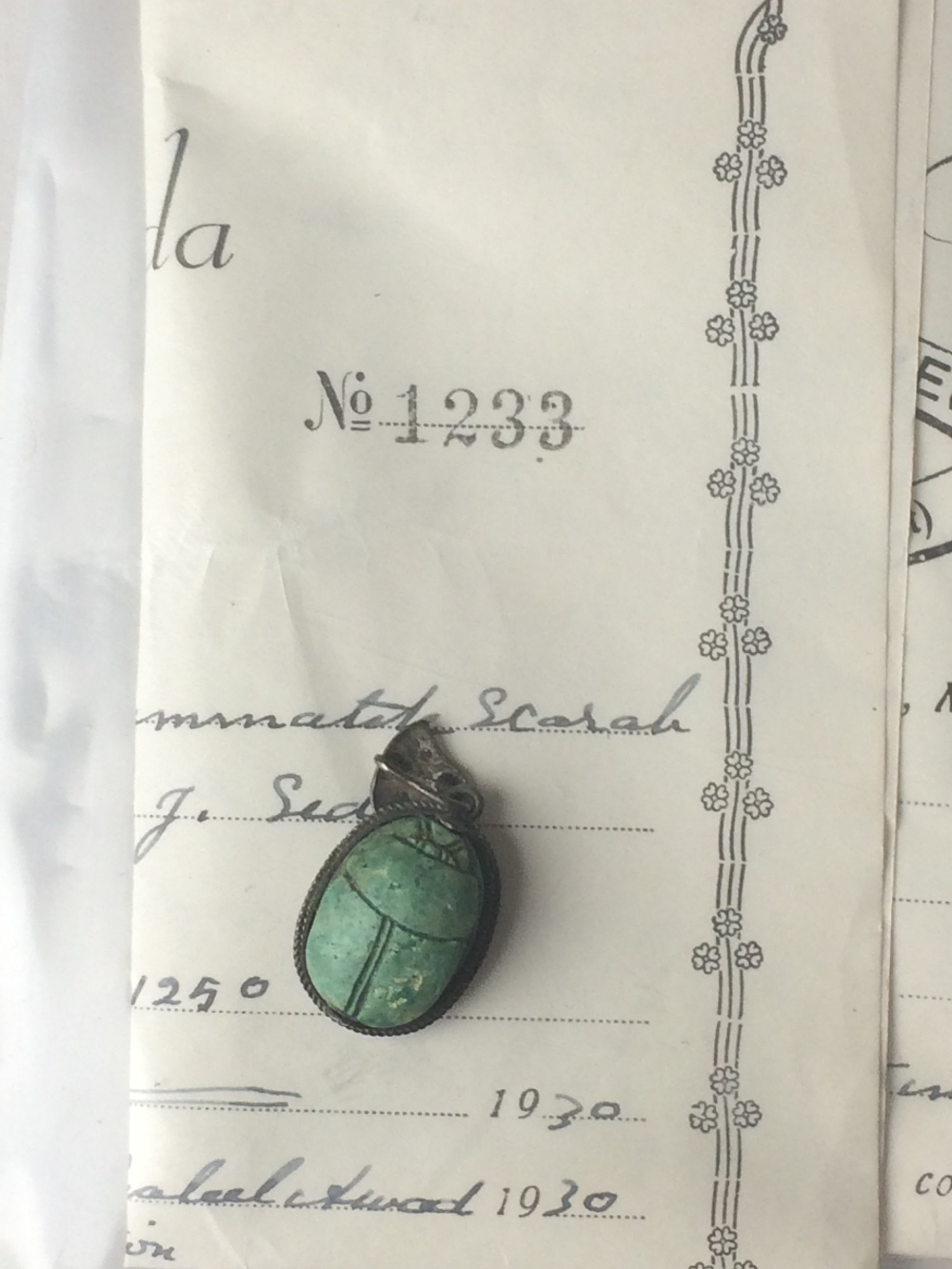 A collection of four Egyptian Scarabs, comprising an 18th Dynasty cream steatite scarab with - Image 6 of 6