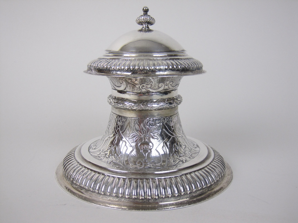 An Edward VII silver circular Capstan Inkstand with floral and strapwork embossing, hinged lid, - Image 2 of 2