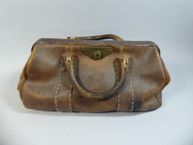 A Victorian Leather Gladstone Bag