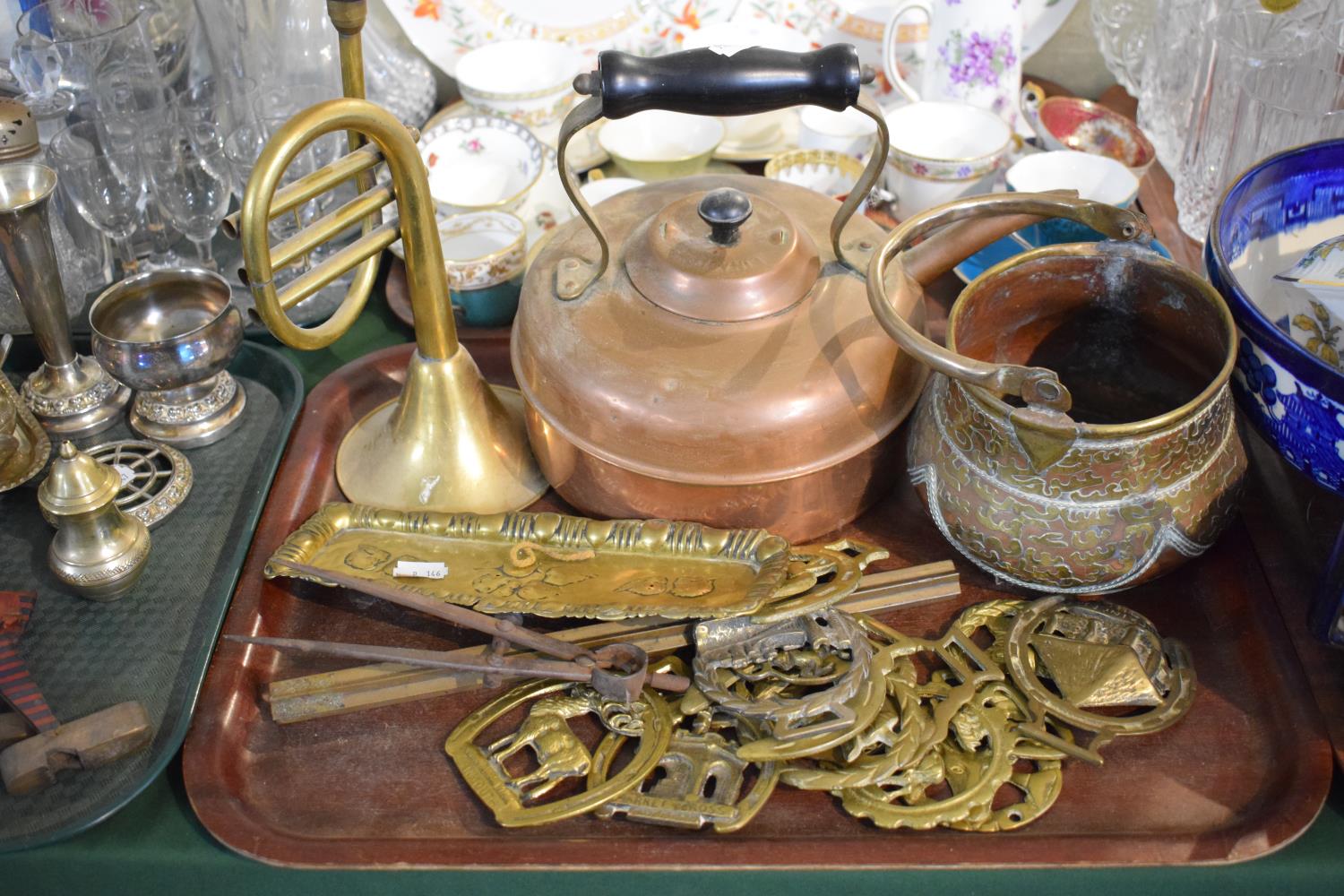 A Tray of Brass and Copper Ware to Include Horse Brasses, Repro Car Horn, Copper Kettle, Brass