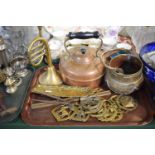 A Tray of Brass and Copper Ware to Include Horse Brasses, Repro Car Horn, Copper Kettle, Brass