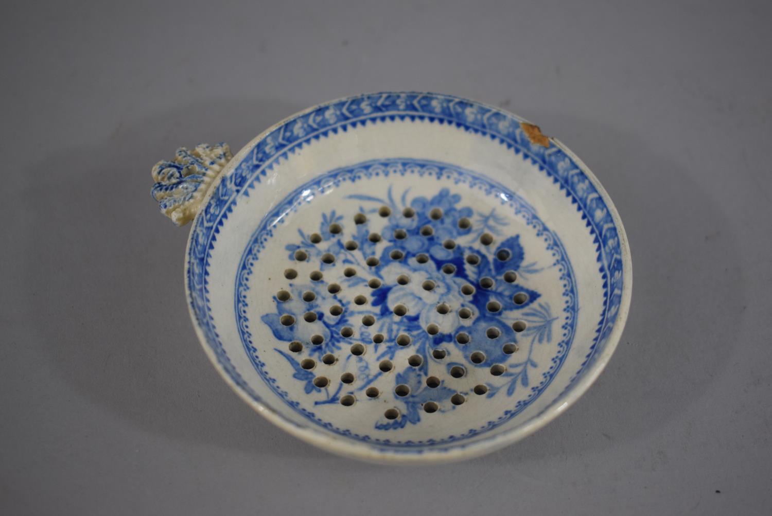 An 19th Century Blue and White Tea/Milsey Strainer (Chip to Rim), 8.5cm Diameter